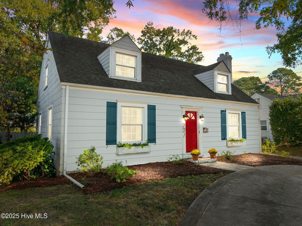 Photo of 727 E Whitaker Mill Road, Raleigh, NC 27608 (MLS # 100539503)