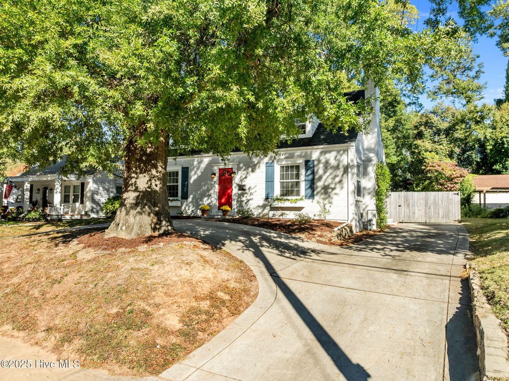 Photo of 727 E Whitaker Mill Road, Raleigh, NC 27608 (MLS # 100539503)