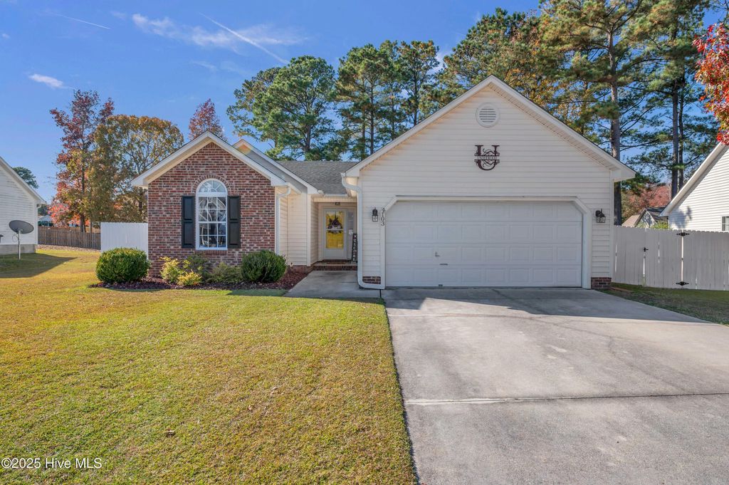 Photo of 103 Dunhill Court, Jacksonville, NC 28546 (MLS # 100542601)