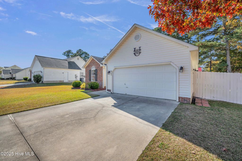 Photo of 103 Dunhill Court, Jacksonville, NC 28546 (MLS # 100542601)