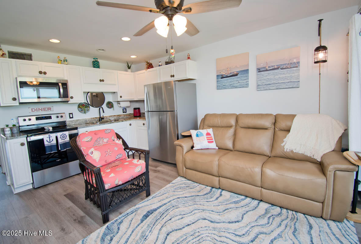 650 Cedar Point Boulevard A-15