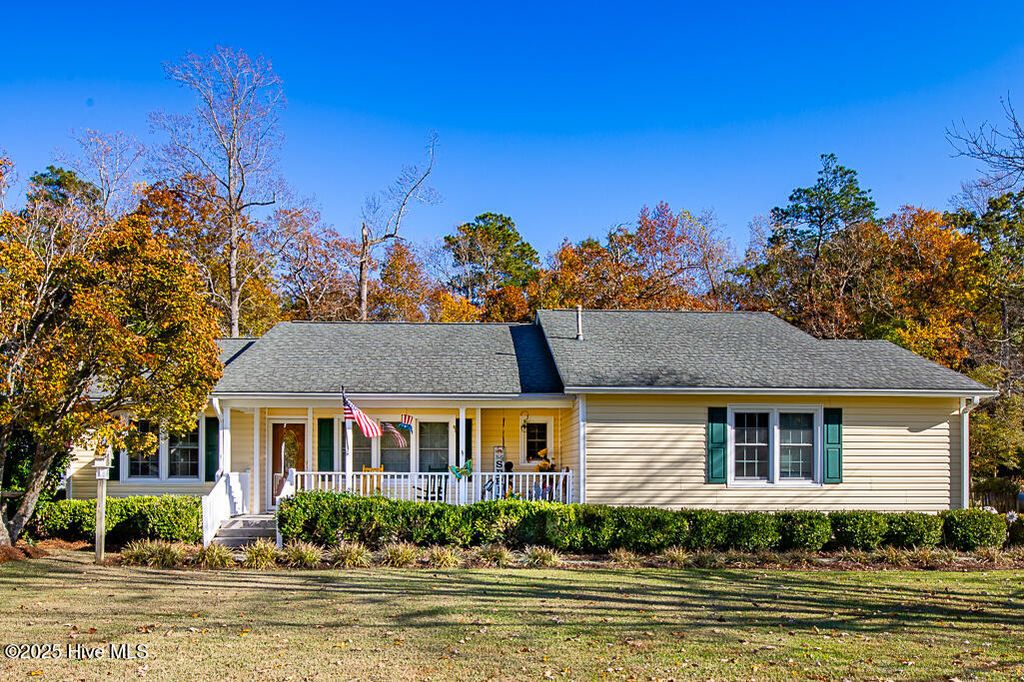 Photo of 115 Wadsworth Lane, New Bern, NC 28562 (MLS # 100540300)