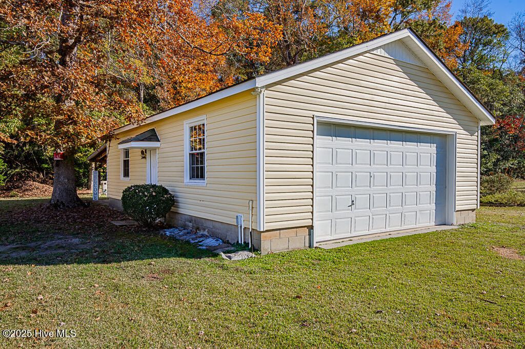 Photo of 115 Wadsworth Lane, New Bern, NC 28562 (MLS # 100540300)
