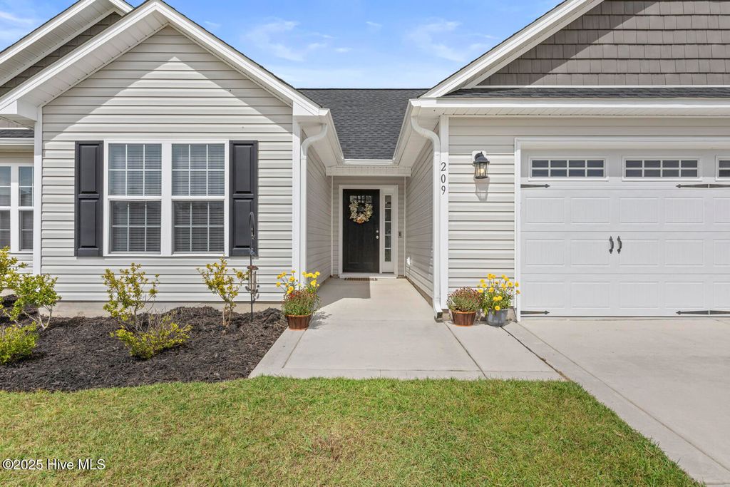 Photo of 209 Moonstone Court, Jacksonville, NC 28546 (MLS # 100533451)