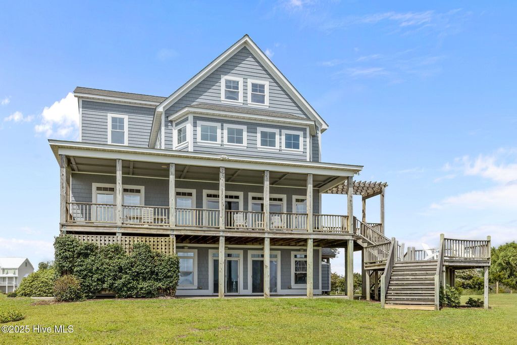 Photo of 1405 Oglesby Road, Morehead City, NC 28557 (MLS # 100526129)