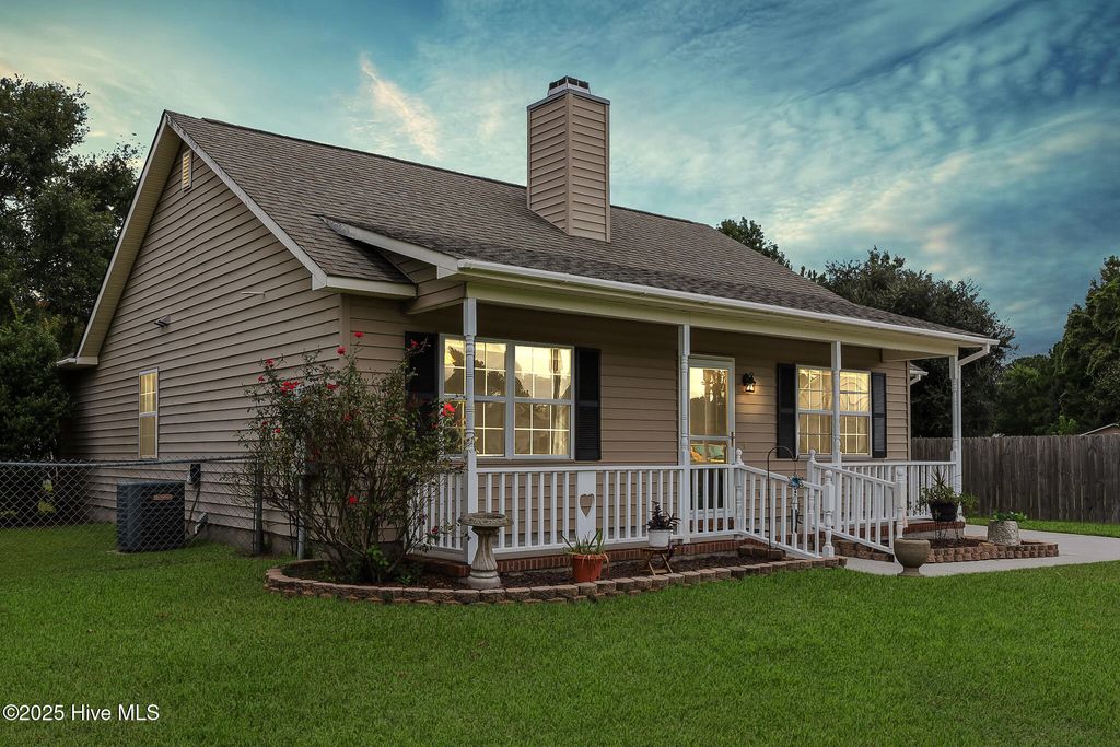 Photo of 513 Emily Loop, Jacksonville, NC 28540 (MLS # 100530382)