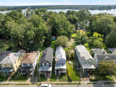 Tiny photo for 743 W 2nd Street, Washington, NC 27889 (MLS # 100530908)