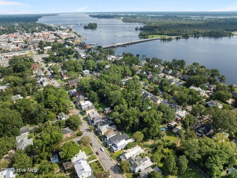Tiny photo for 743 W 2nd Street, Washington, NC 27889 (MLS # 100530908)