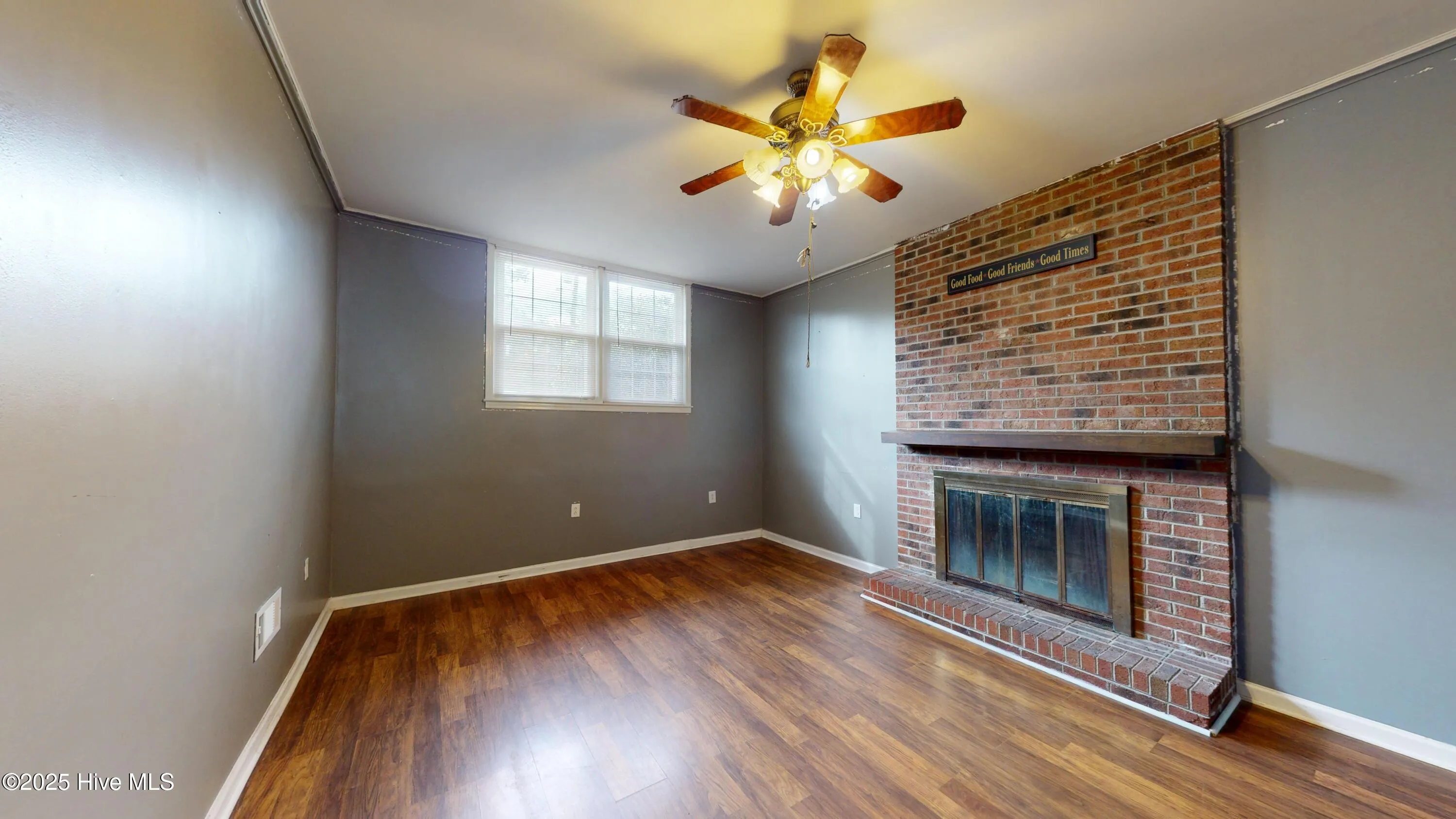 Jacksonville, North Carolina 28546, United States, 3 Bedrooms Bedrooms, ,2 BathroomsBathrooms,Residential,Pending,200437