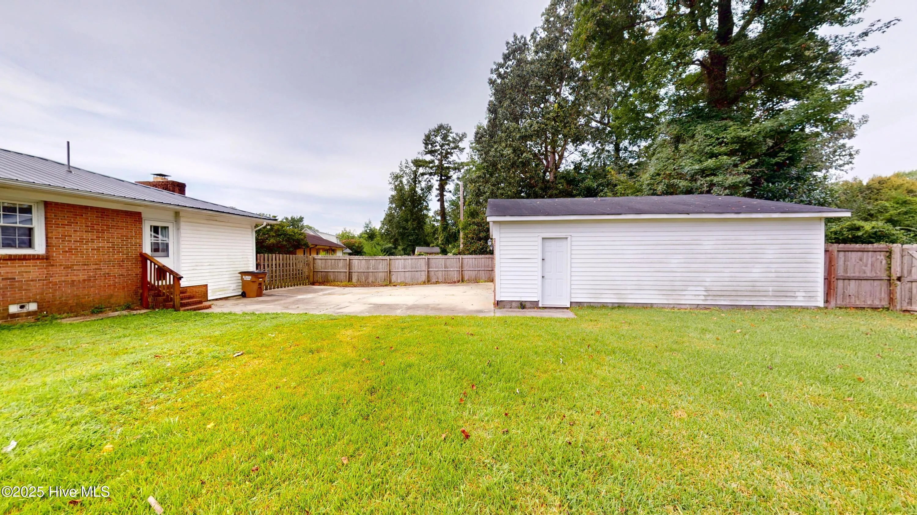 Jacksonville, North Carolina 28546, United States, 3 Bedrooms Bedrooms, ,2 BathroomsBathrooms,Residential,Pending,200437