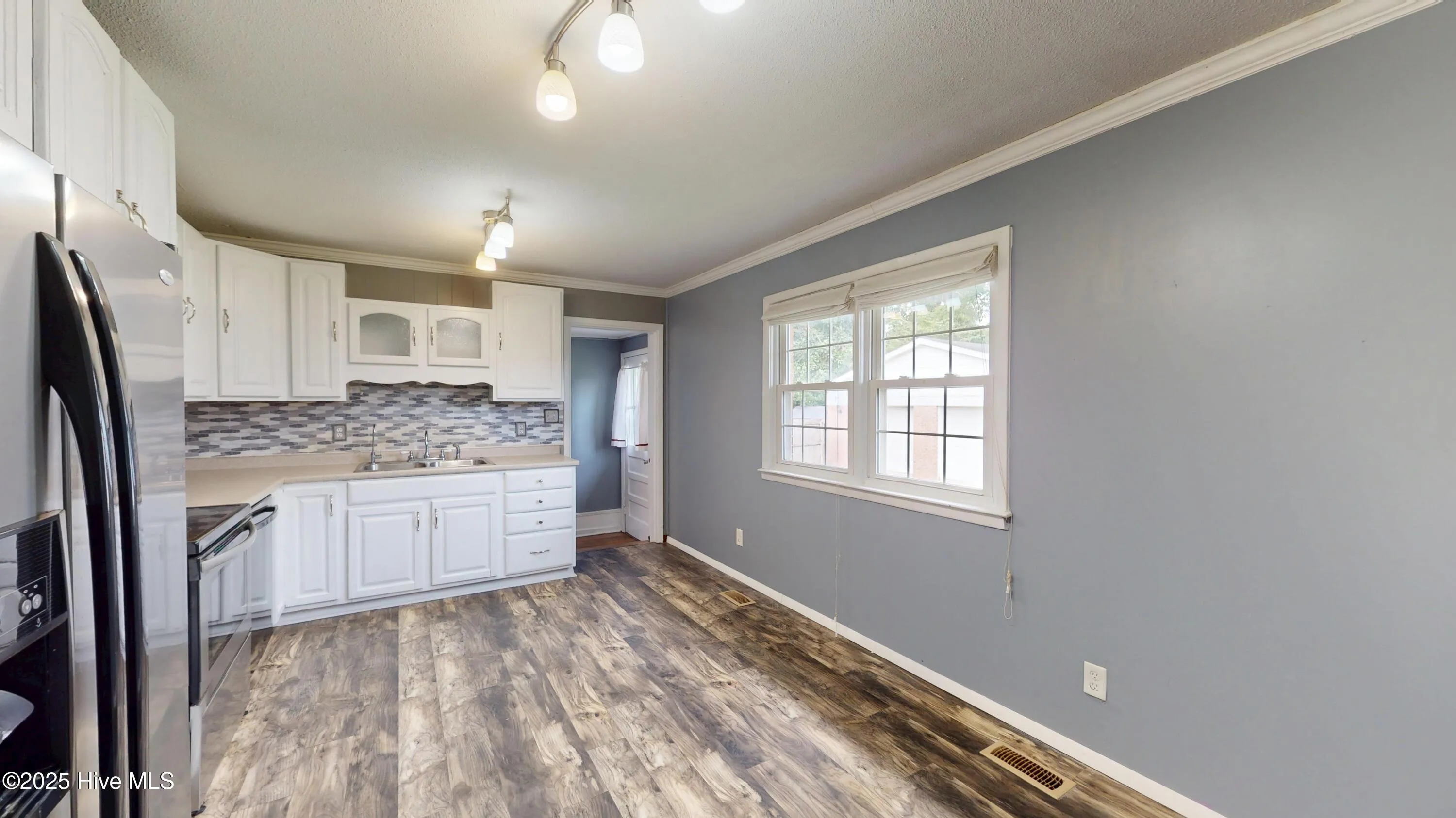 Jacksonville, North Carolina 28546, United States, 3 Bedrooms Bedrooms, ,2 BathroomsBathrooms,Residential,Pending,200437