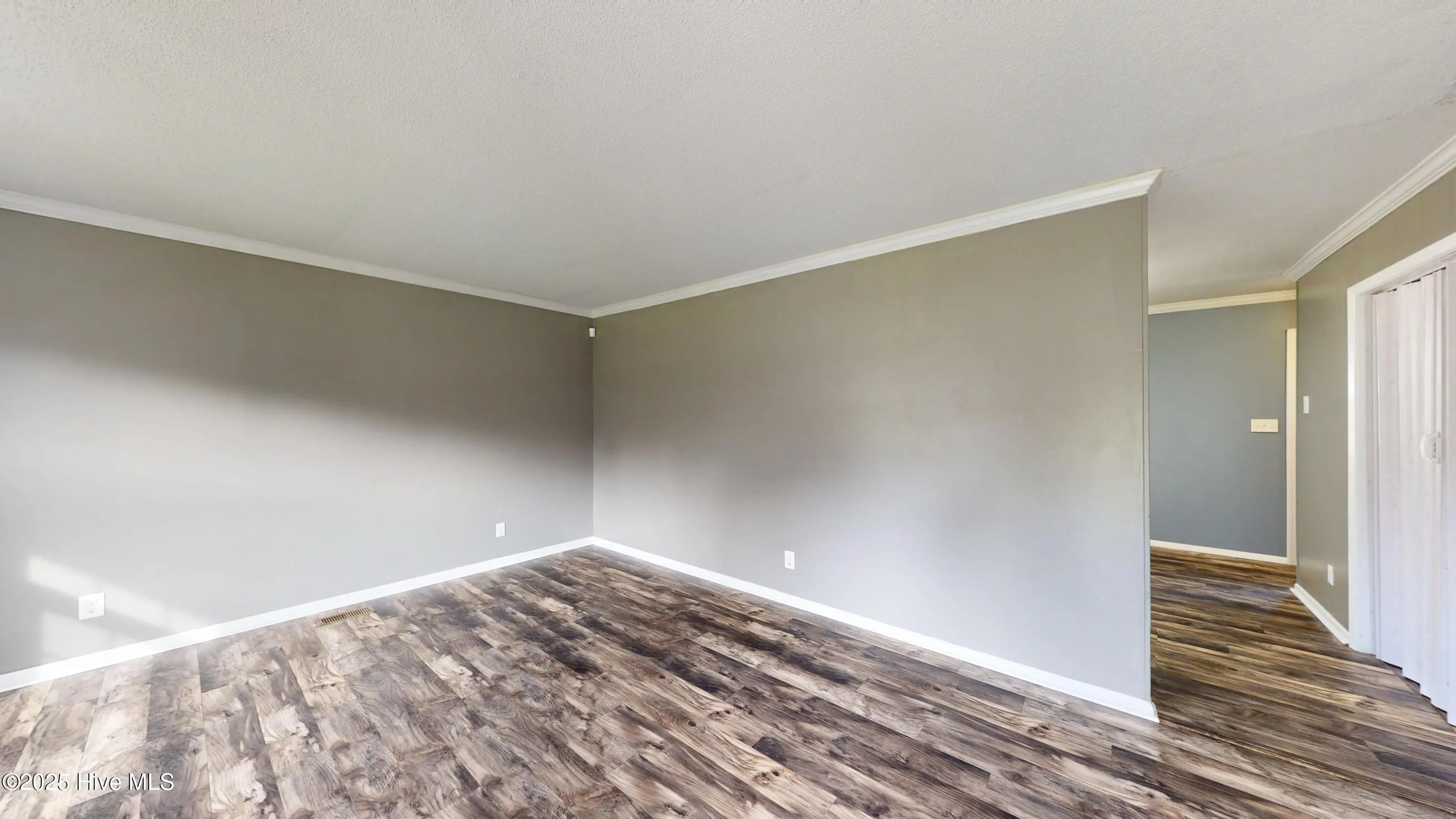 Jacksonville, North Carolina 28546, United States, 3 Bedrooms Bedrooms, ,2 BathroomsBathrooms,Residential,Pending,200437