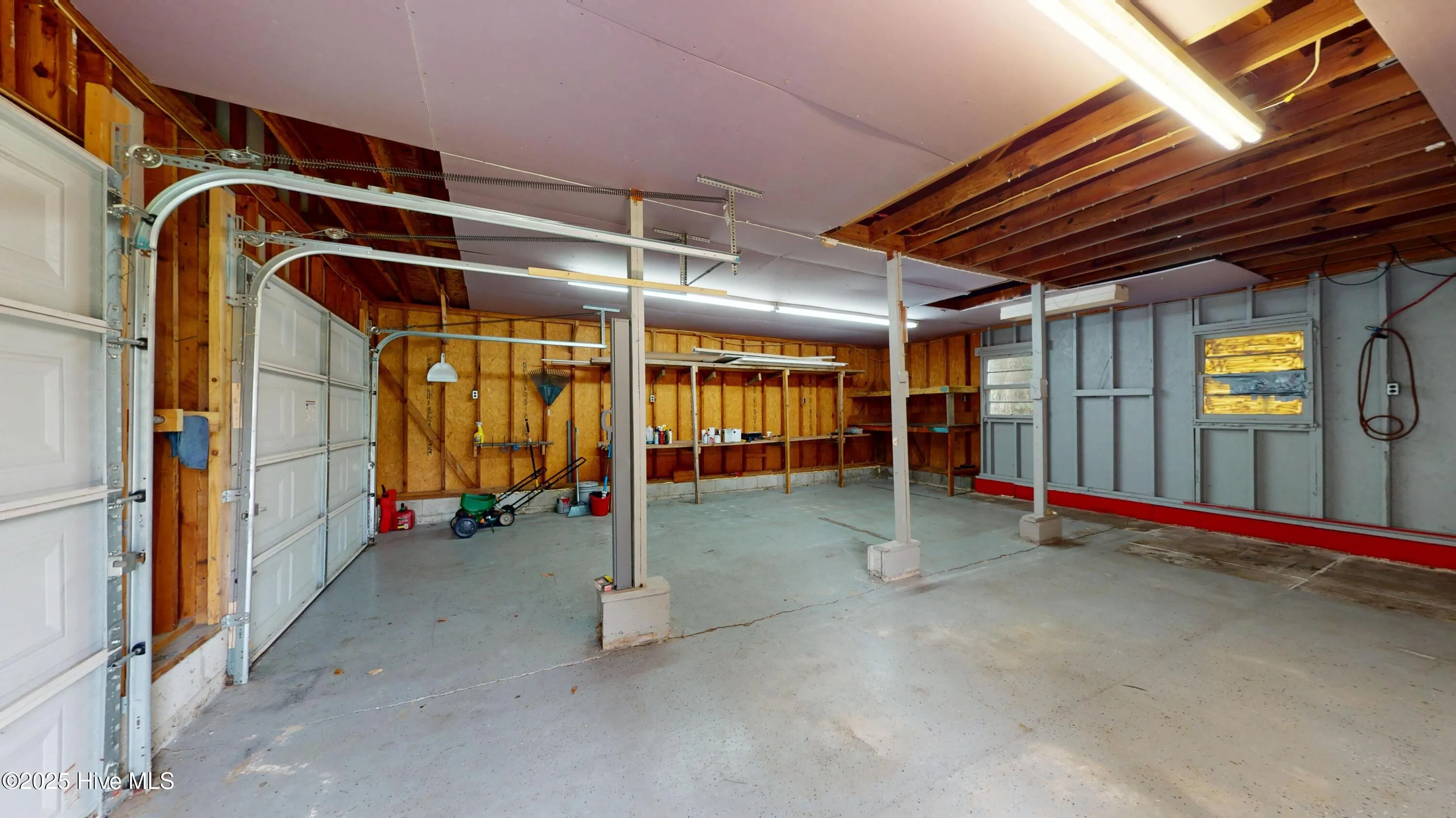 Jacksonville, North Carolina 28546, United States, 3 Bedrooms Bedrooms, ,2 BathroomsBathrooms,Residential,Pending,200437