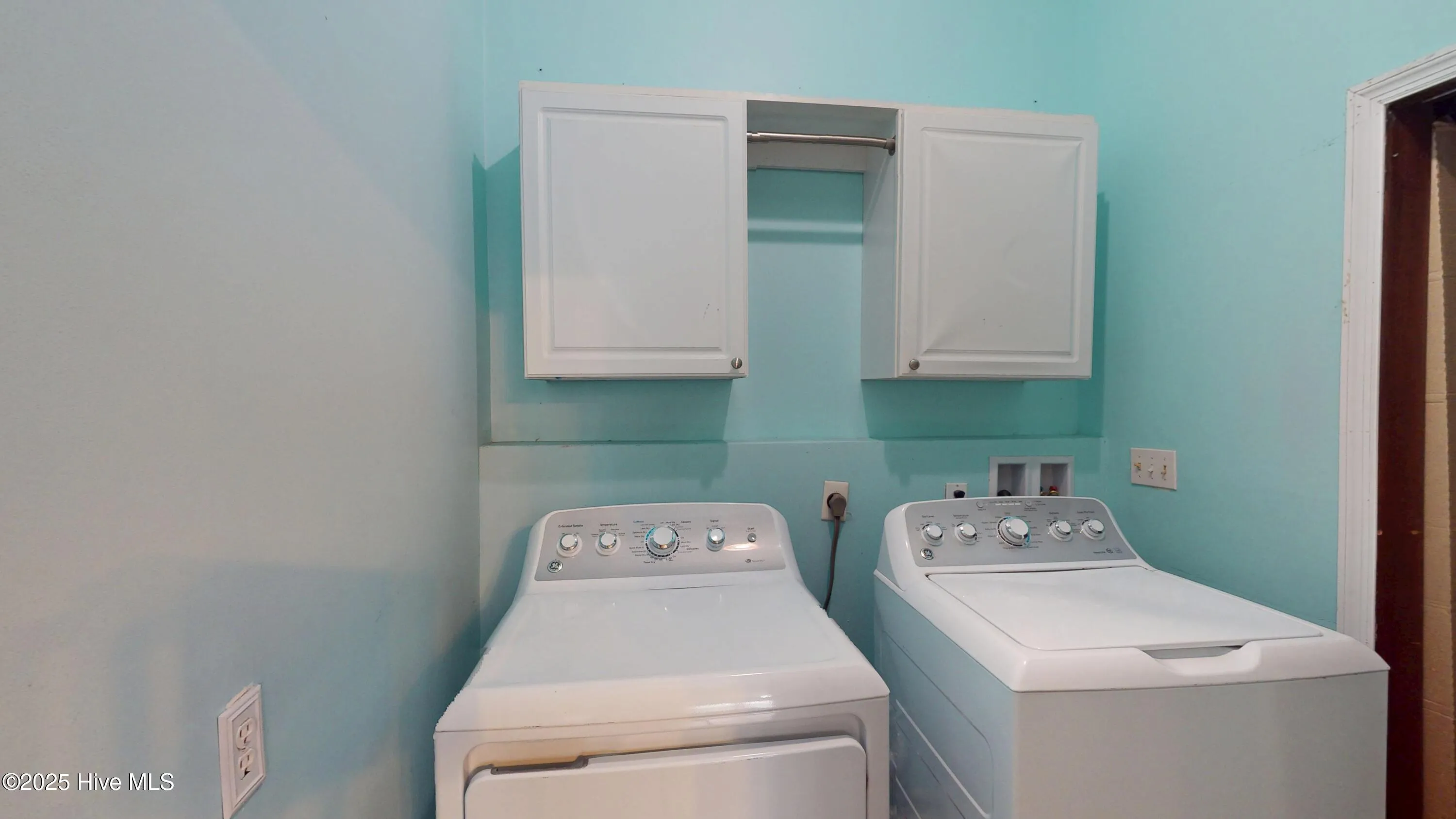 Jacksonville, North Carolina 28546, United States, 3 Bedrooms Bedrooms, ,2 BathroomsBathrooms,Residential,Pending,200437