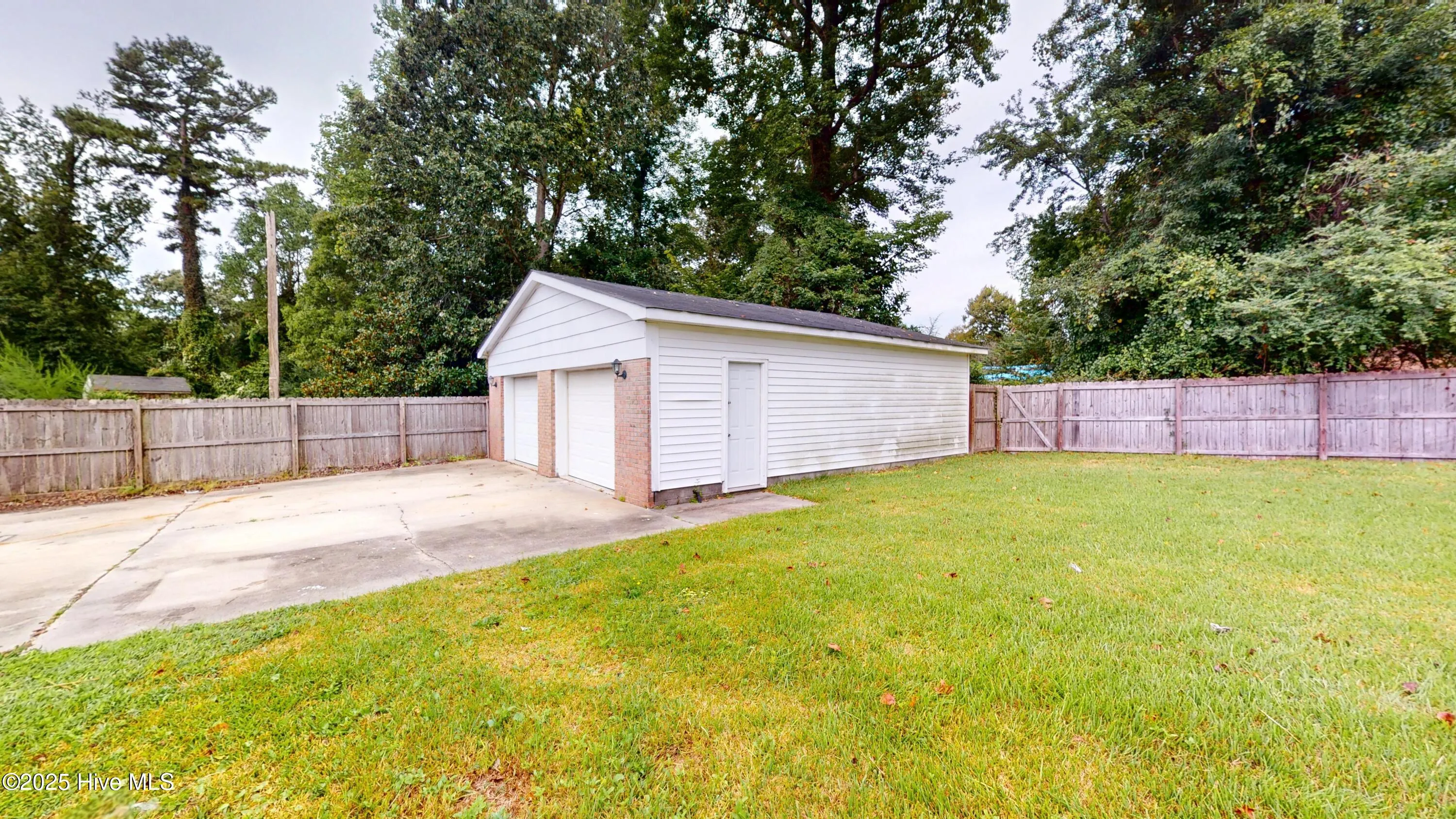 Jacksonville, North Carolina 28546, United States, 3 Bedrooms Bedrooms, ,2 BathroomsBathrooms,Residential,Pending,200437