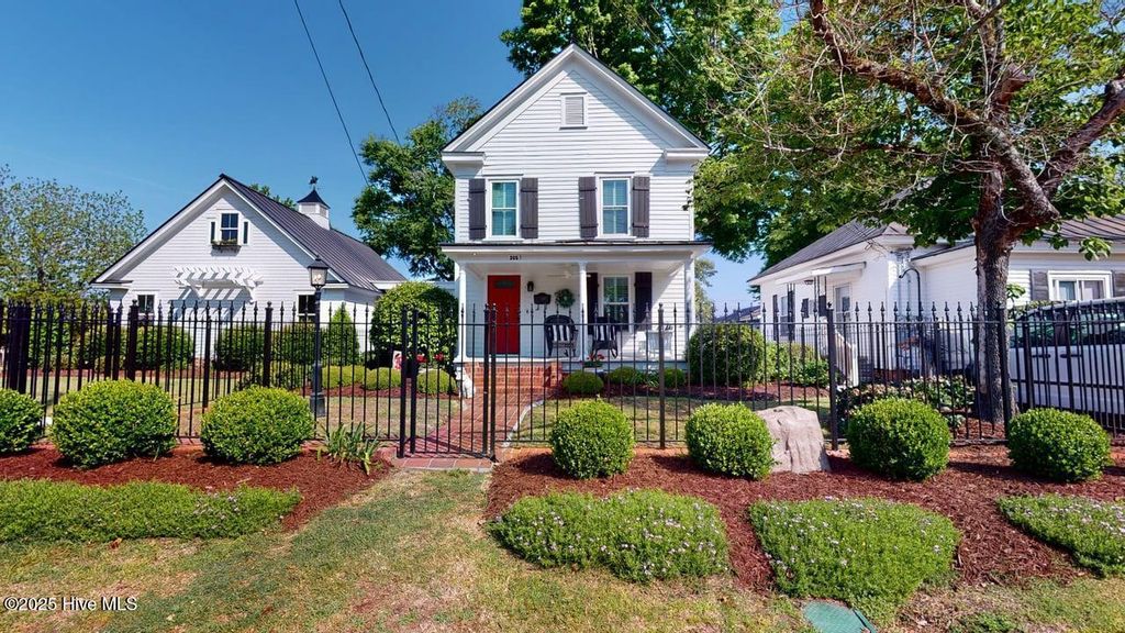 Photo of 305 Anne Street, Jacksonville, NC 28540 (MLS # 100502870)