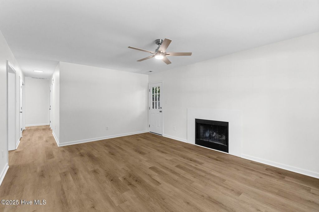 Photo of 1102 Shroyer Circle, Jacksonville, NC 28540 (MLS # 100529095)