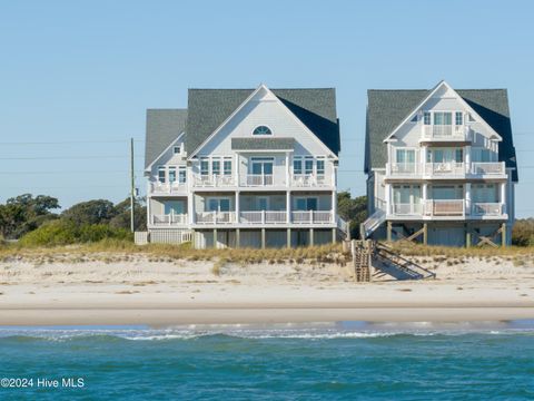 A home in North Topsail Beach