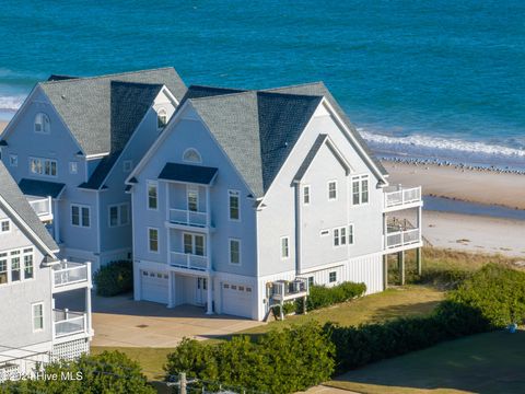 A home in North Topsail Beach