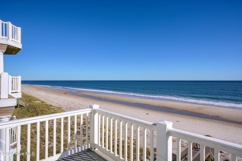 A home in North Topsail Beach