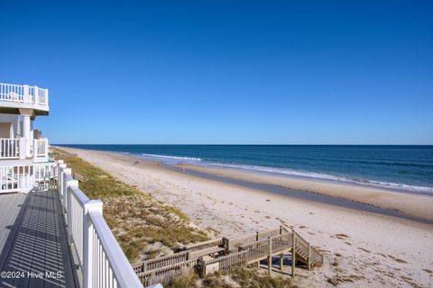 A home in North Topsail Beach