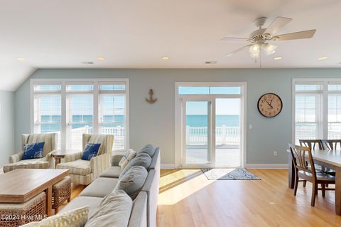 A home in North Topsail Beach