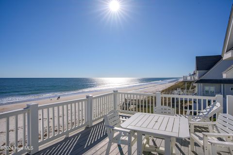 A home in North Topsail Beach