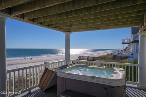 A home in North Topsail Beach