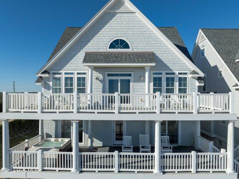 A home in North Topsail Beach