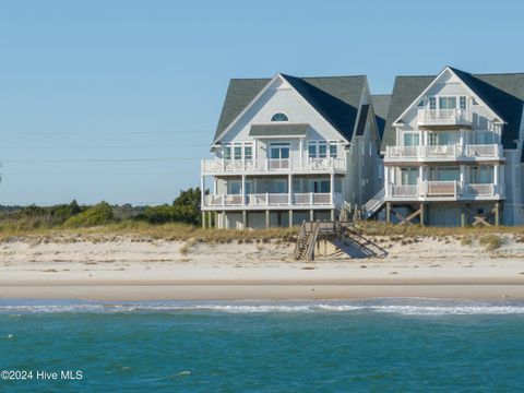 A home in North Topsail Beach