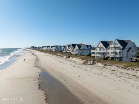 A home in North Topsail Beach