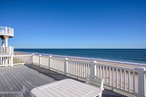 A home in North Topsail Beach