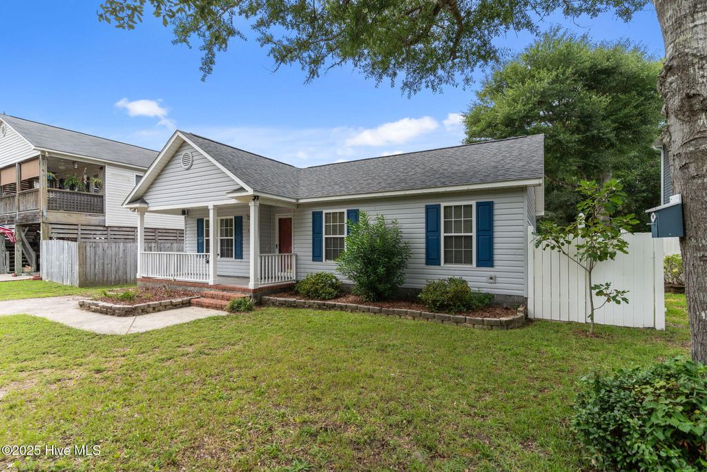 Photo of 135 NE 15th Street, Oak Island, NC 28465 (MLS # 100526319)