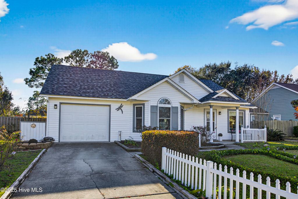 Photo of 1220 Lacewood Court, Wilmington, NC 28409 (MLS # 100541934)