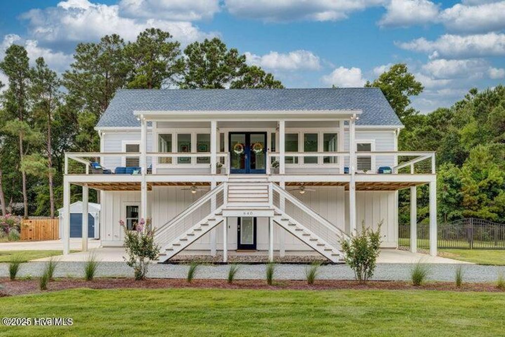 Photo of 640 Avila Drive, Hampstead, NC 28443 (MLS # 100512441)