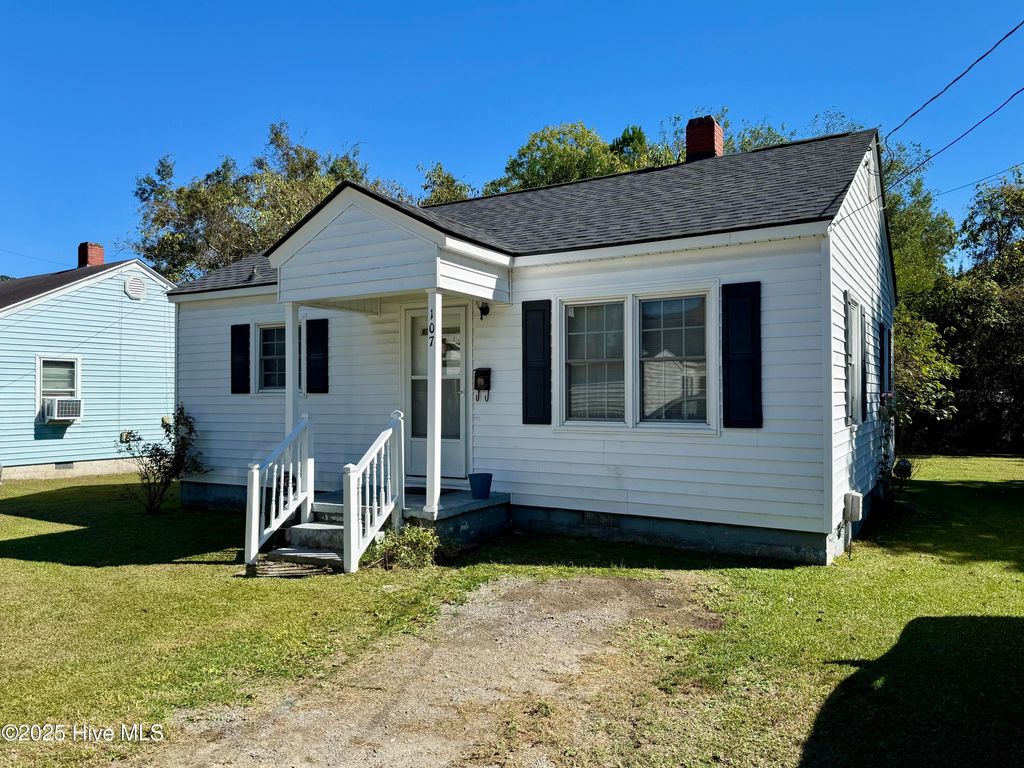 Photo of 107 Leggett&#39;S Lane, Williamston, NC 27892 (MLS # 100536853)