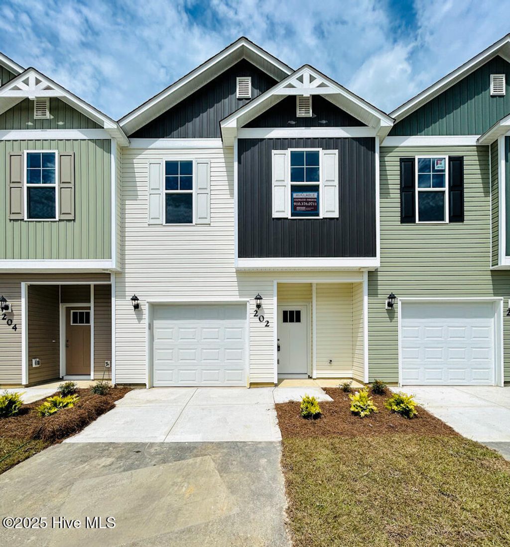 Photo of 202 Crab Claw Spit Lane, Jacksonville, NC 28546 (MLS # 100512678)