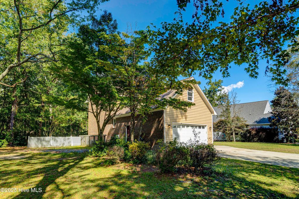 Photo of 607 Trace Drive, Wilmington, NC 28411 (MLS # 100533608)