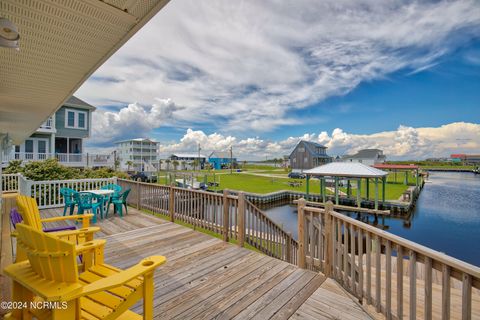 A home in North Topsail Beach