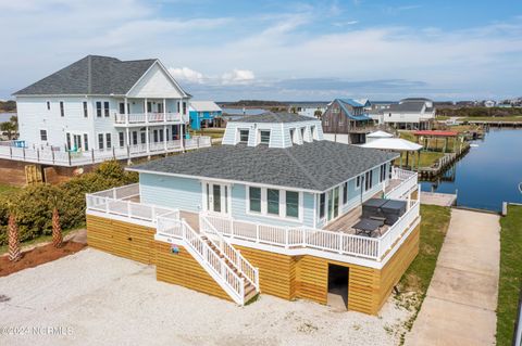 A home in North Topsail Beach