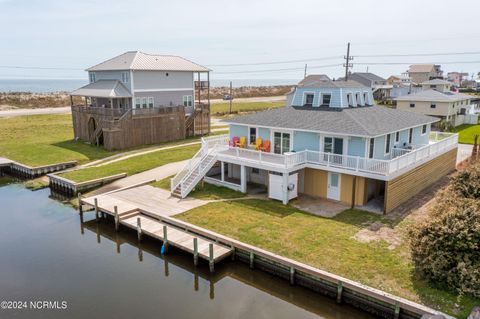 A home in North Topsail Beach