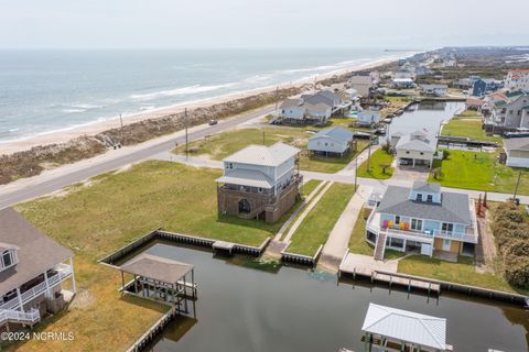 A home in North Topsail Beach