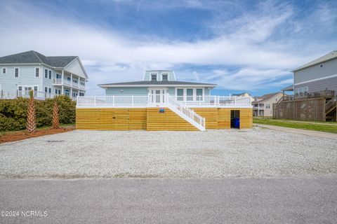 A home in North Topsail Beach