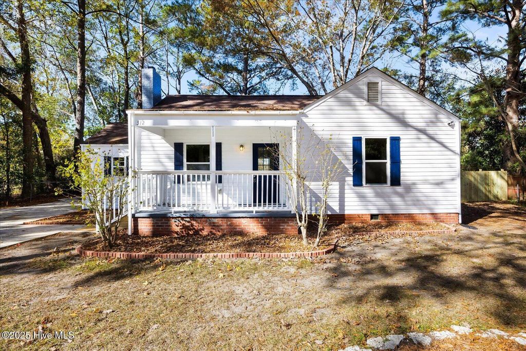 Photo of 312 Sherwood Road, Jacksonville, NC 28540 (MLS # 100540938)