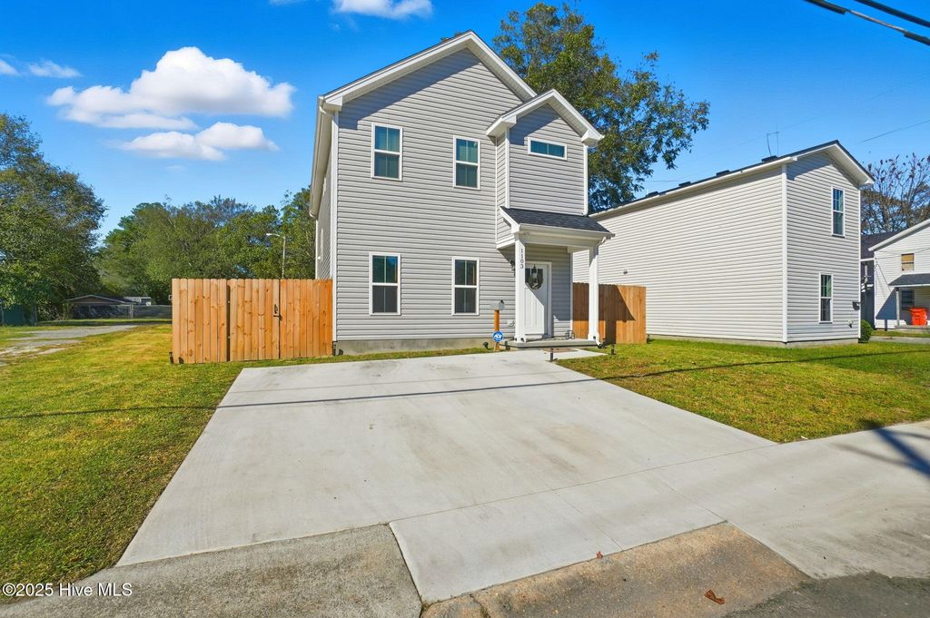 Photo of 1103 Peartree Road, Elizabeth City, NC 27909 (MLS # 100537395)