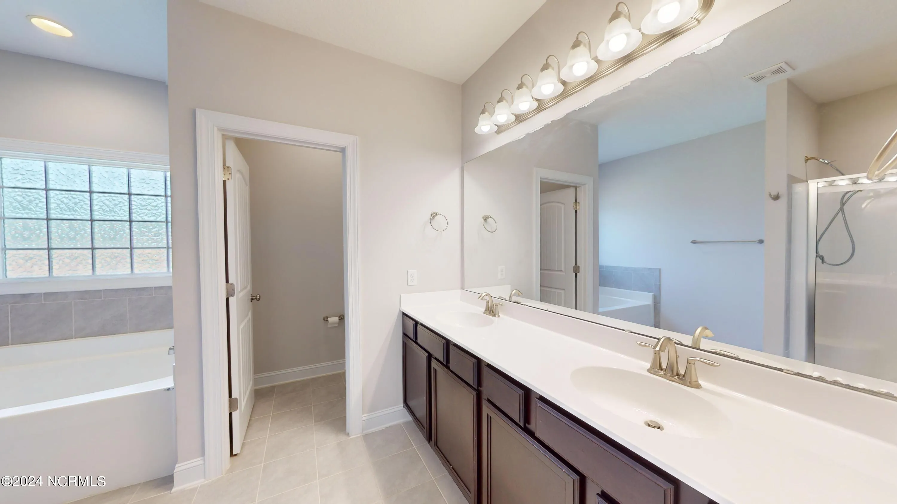 Jacksonville, North Carolina 28546, United States, 3 Bedrooms Bedrooms, ,2 BathroomsBathrooms,Residential,Pending,49867