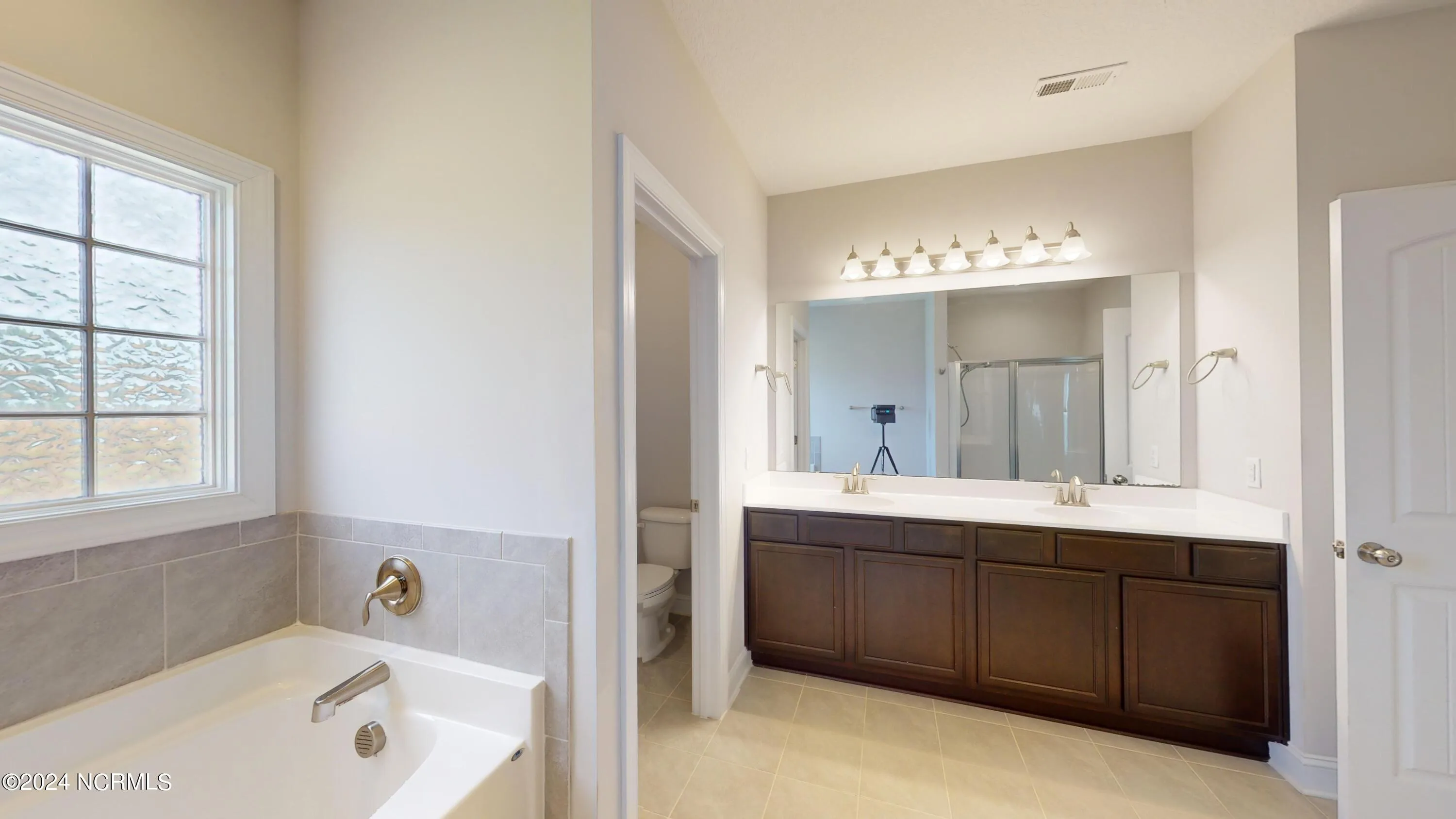 Jacksonville, North Carolina 28546, United States, 3 Bedrooms Bedrooms, ,2 BathroomsBathrooms,Residential,Pending,49867