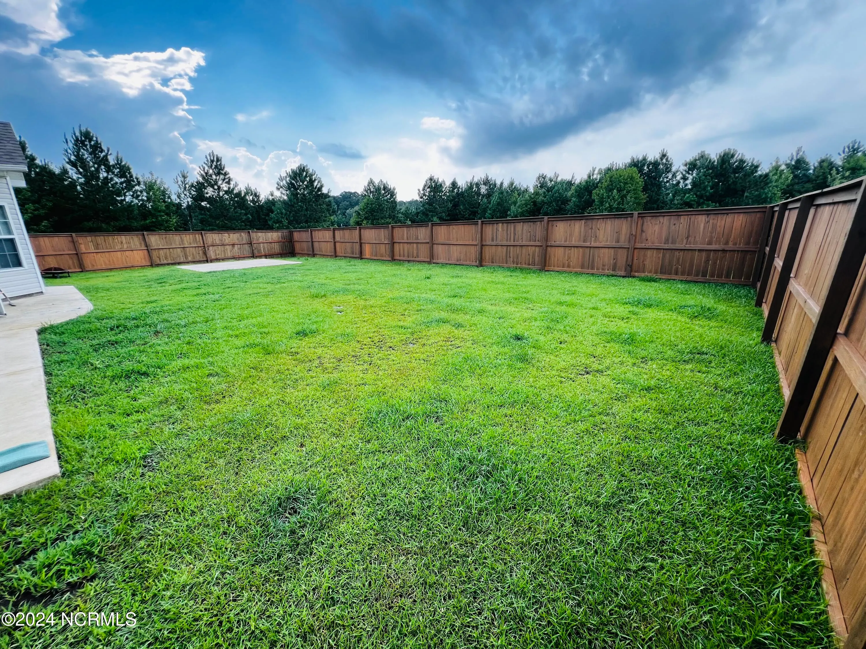 Jacksonville, North Carolina 28546, United States, 3 Bedrooms Bedrooms, ,2 BathroomsBathrooms,Residential,Pending,49867