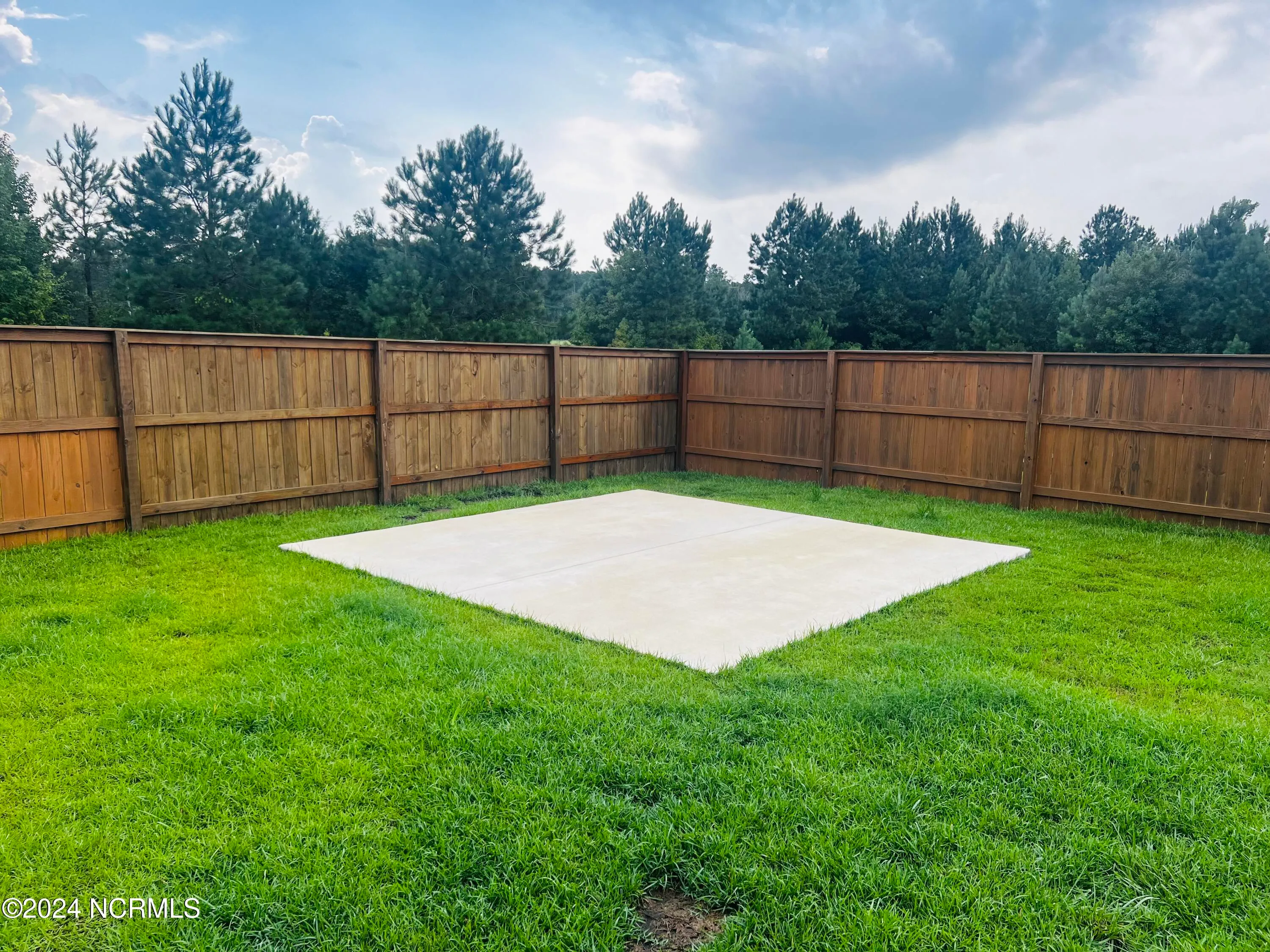 Jacksonville, North Carolina 28546, United States, 3 Bedrooms Bedrooms, ,2 BathroomsBathrooms,Residential,Pending,49867