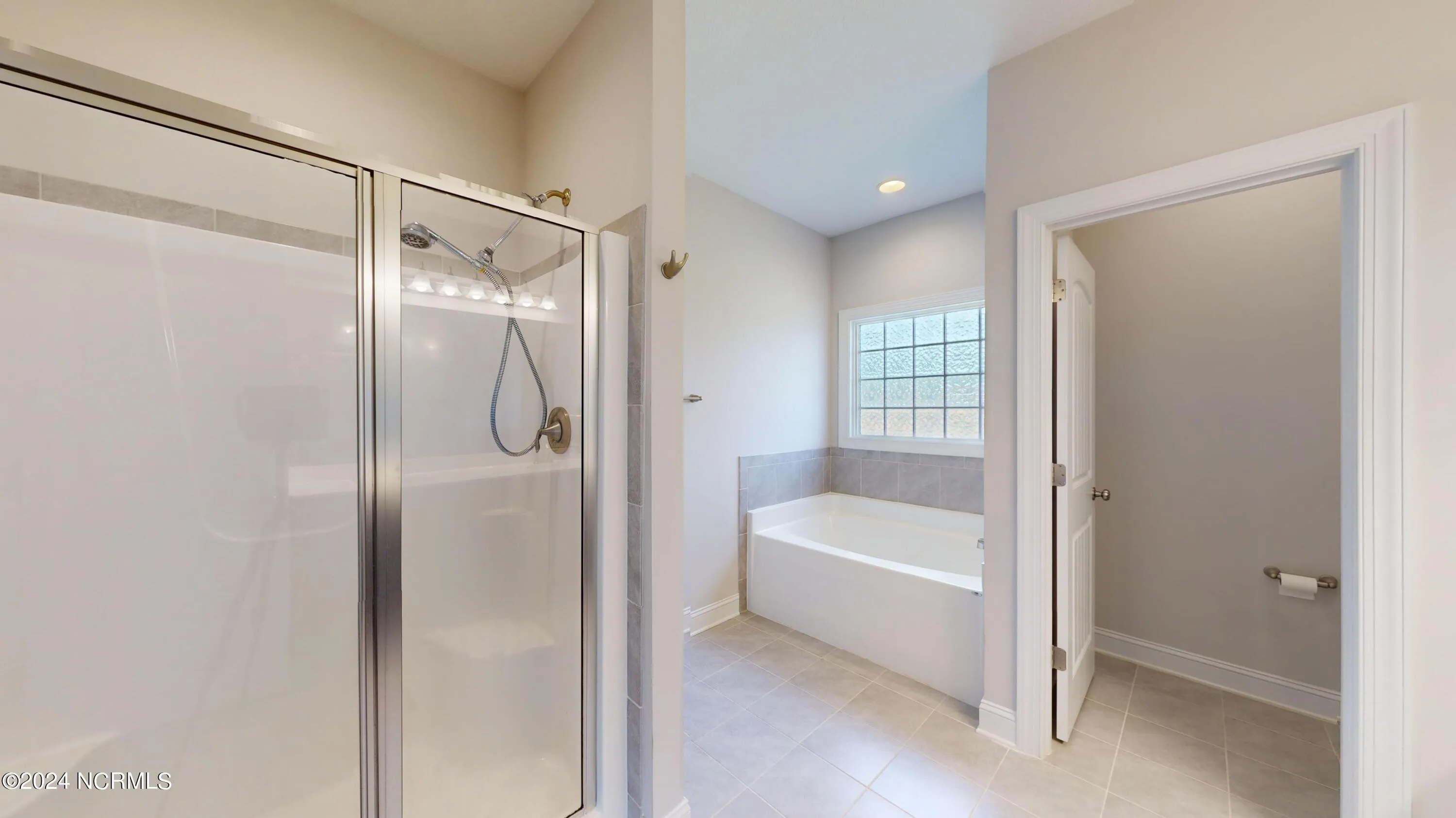 Jacksonville, North Carolina 28546, United States, 3 Bedrooms Bedrooms, ,2 BathroomsBathrooms,Residential,Pending,49867